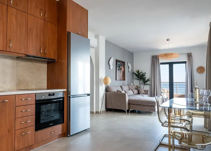 Sea Mirror Apartment *