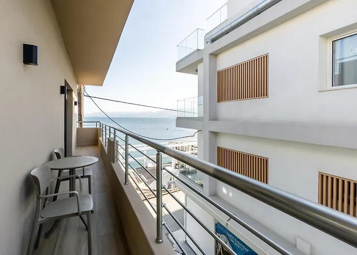 Sea Mirror הרסוניסוס