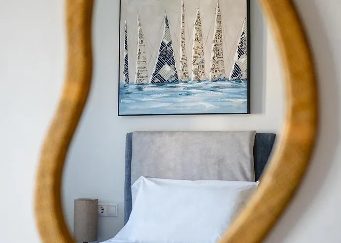 Apartment Sea Mirror *